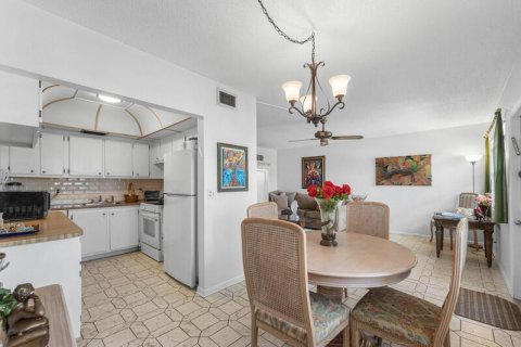 Condo in Deerfield Beach, Florida, 2 bedrooms № 2191279 - photo 5