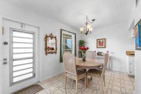 Condo in Deerfield Beach, Florida, 2 bedrooms № 2191279 - photo 4