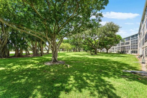 Condo in Deerfield Beach, Florida, 2 bedrooms № 2191279 - photo 20