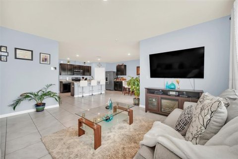 House in Winter Haven, Florida 4 bedrooms, 171.96 sq.m. № 1549423 - photo 10
