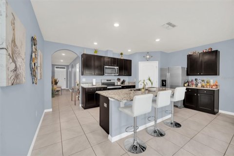 House in Winter Haven, Florida 4 bedrooms, 171.96 sq.m. № 1549423 - photo 7