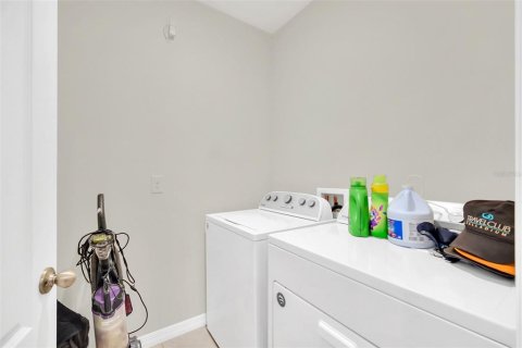 House in Winter Haven, Florida 4 bedrooms, 171.96 sq.m. № 1549423 - photo 20