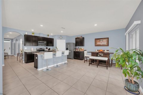House in Winter Haven, Florida 4 bedrooms, 171.96 sq.m. № 1549423 - photo 11