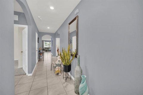 House in Winter Haven, Florida 4 bedrooms, 171.96 sq.m. № 1549423 - photo 3