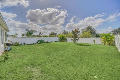 House in Winter Haven, Florida 4 bedrooms, 171.96 sq.m. № 1549423 - photo 24