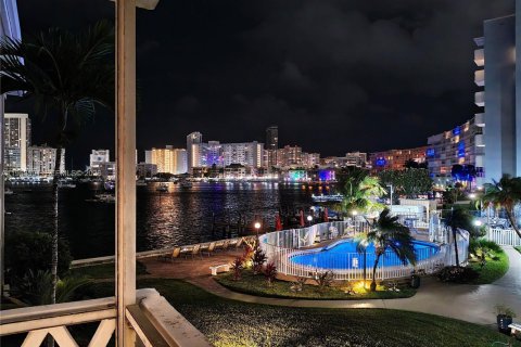 Condominio en venta en Hallandale Beach, Florida, 1 dormitorio, 67.82 m2 № 2020840 - foto 29