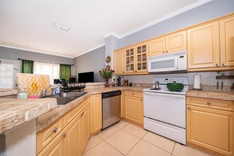Condo in Orlando, Florida, 1 bedroom  № 1793001 - photo 10