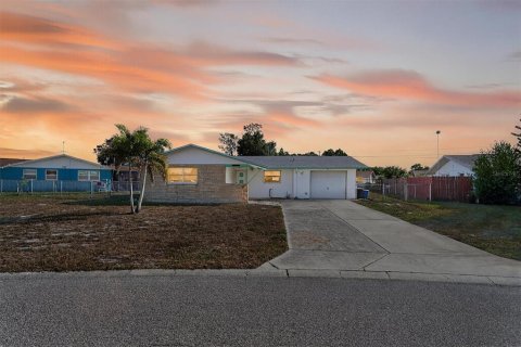 Villa ou maison à vendre à Port Richey, Floride: 2 chambres, 100.52 m2 № 2148069 - photo 2