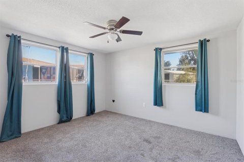 Villa ou maison à vendre à Port Richey, Floride: 2 chambres, 100.52 m2 № 2148069 - photo 13