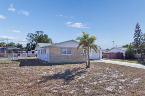 Villa ou maison à Port Richey, Floride 2 chambres, 100.52 m2 № 2148069