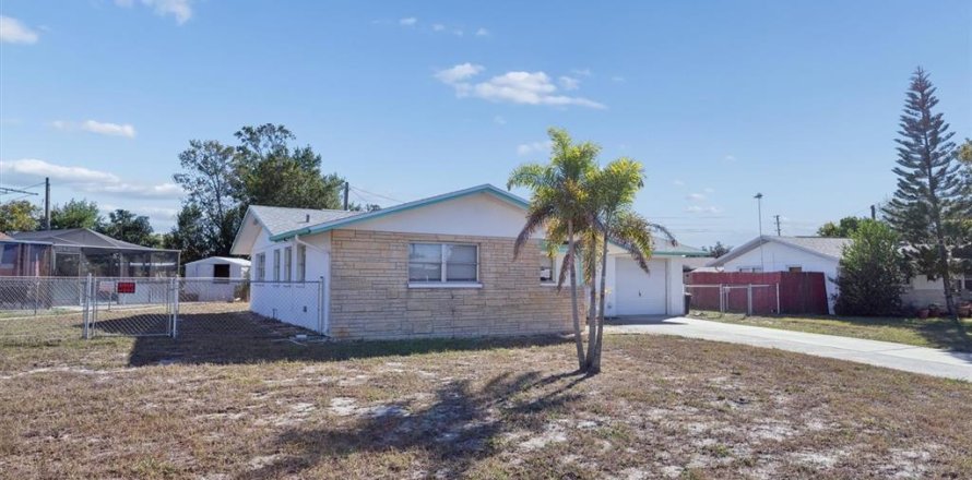 Villa ou maison à Port Richey, Floride 2 chambres, 100.52 m2 № 2148069
