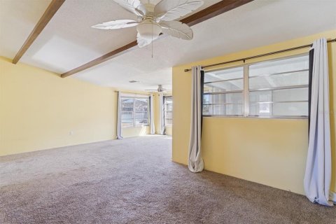 Villa ou maison à vendre à Port Richey, Floride: 2 chambres, 100.52 m2 № 2148069 - photo 8