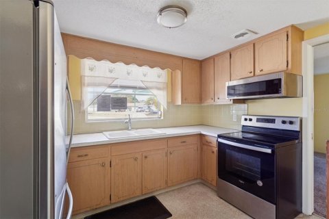 Villa ou maison à vendre à Port Richey, Floride: 2 chambres, 100.52 m2 № 2148069 - photo 10