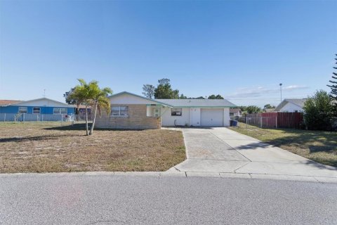 Villa ou maison à vendre à Port Richey, Floride: 2 chambres, 100.52 m2 № 2148069 - photo 3