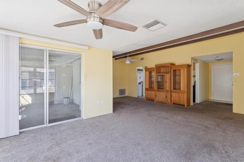 Villa ou maison à vendre à Port Richey, Floride: 2 chambres, 100.52 m2 № 2148069 - photo 9