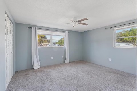 Villa ou maison à vendre à Port Richey, Floride: 2 chambres, 100.52 m2 № 2148069 - photo 15