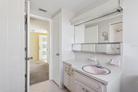 Villa ou maison à vendre à Port Richey, Floride: 2 chambres, 100.52 m2 № 2148069 - photo 21