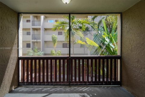 Copropriété à louer à Miami, Floride: 2 chambres, 84.63 m2 № 2407623 - photo 10