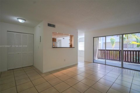 Copropriété à louer à Miami, Floride: 2 chambres, 84.63 m2 № 2407623 - photo 5