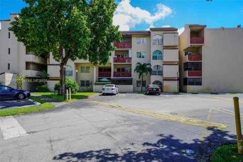 Copropriété à louer à Miami, Floride: 2 chambres, 84.63 m2 № 2407623 - photo 2