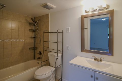 Copropriété à louer à Miami, Floride: 2 chambres, 84.63 m2 № 2407623 - photo 12
