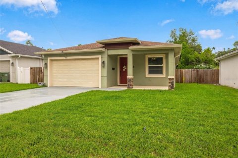 Villa ou maison à vendre à Tampa, Floride: 3 chambres, 151.62 m2 № 2405141 - photo 2