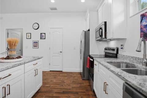 Villa ou maison à vendre à Tampa, Floride: 3 chambres, 151.62 m2 № 2405141 - photo 17