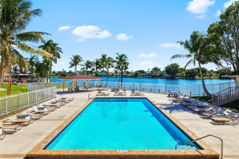 Villa ou maison à vendre à Cutler Bay, Floride: 3 chambres, 153.29 m2 № 2089557 - photo 27