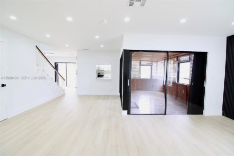 Villa ou maison à vendre à Cutler Bay, Floride: 3 chambres, 153.29 m2 № 2089557 - photo 6