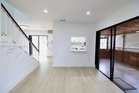 Villa ou maison à vendre à Cutler Bay, Floride: 3 chambres, 153.29 m2 № 2089557 - photo 7