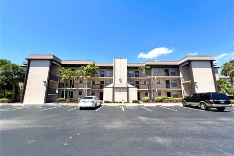 Condo in Punta Gorda, Florida, 2 bedrooms  № 1612912 - photo 1