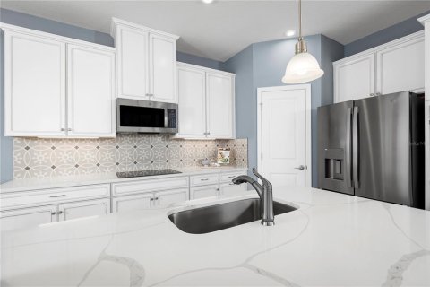 House in Wimauma, Florida 4 bedrooms, 220.18 sq.m. № 2267017 - photo 9