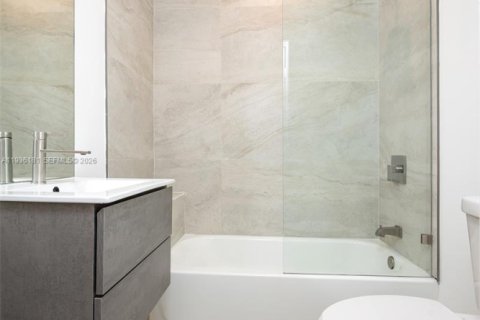 Купить виллу или дом в Майами, Флорида 4 спальни, 187.66м2, № 1995201 - фото 18