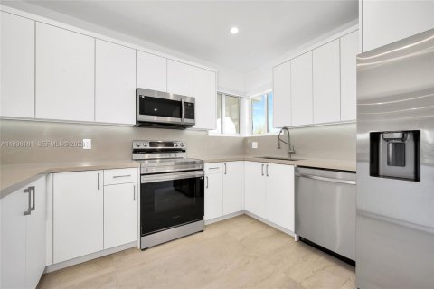 Купить виллу или дом в Майами, Флорида 4 спальни, 187.66м2, № 1995201 - фото 14