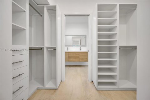 Купить виллу или дом в Майами, Флорида 4 спальни, 187.66м2, № 1995201 - фото 30