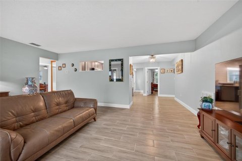 Casa en venta en Clearwater, Florida, 4 dormitorios, 156.82 m2 № 1910861 - foto 8