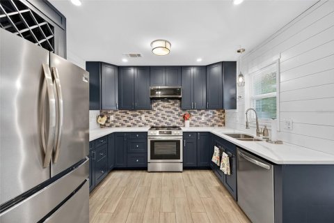 Casa en venta en Clearwater, Florida, 4 dormitorios, 156.82 m2 № 1910861 - foto 4
