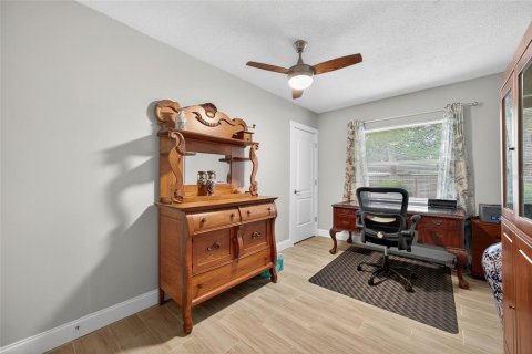 Casa en venta en Clearwater, Florida, 4 dormitorios, 156.82 m2 № 1910861 - foto 15