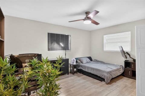 Casa en venta en Clearwater, Florida, 4 dormitorios, 156.82 m2 № 1910861 - foto 9