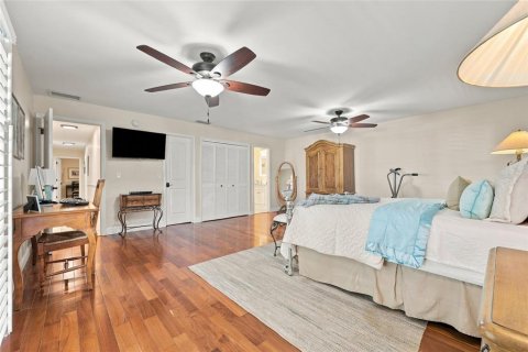House in Clermont, Florida 3 bedrooms, 215.25 sq.m. № 2430985 - photo 30