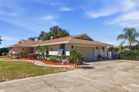 House in Clermont, Florida 3 bedrooms, 215.25 sq.m. № 2430985 - photo 4