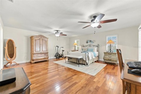 House in Clermont, Florida 3 bedrooms, 215.25 sq.m. № 2430985 - photo 28