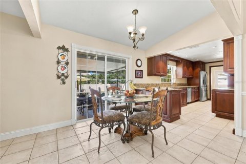 House in Clermont, Florida 3 bedrooms, 215.25 sq.m. № 2430985 - photo 20