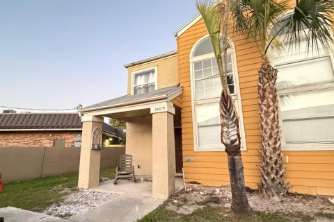 Adosado en venta en Kissimmee, Florida, 2 dormitorios, 117.52 m2 № 2229495 - foto 2
