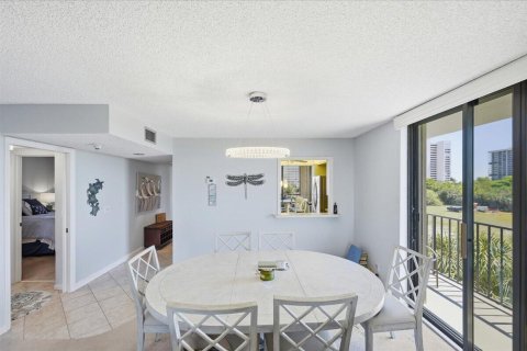 Condo in Hutchinson Island South, Florida, 2 bedrooms № 2190850 - photo 14