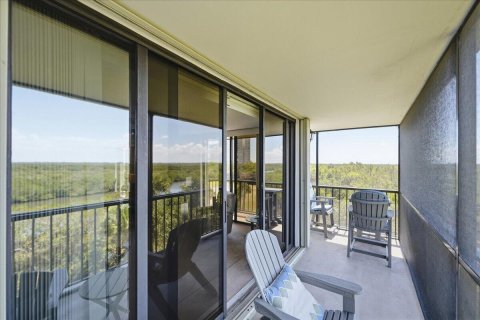 Condo in Hutchinson Island South, Florida, 2 bedrooms № 2190850 - photo 11
