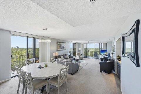 Condo in Hutchinson Island South, Florida, 2 bedrooms № 2190850 - photo 19