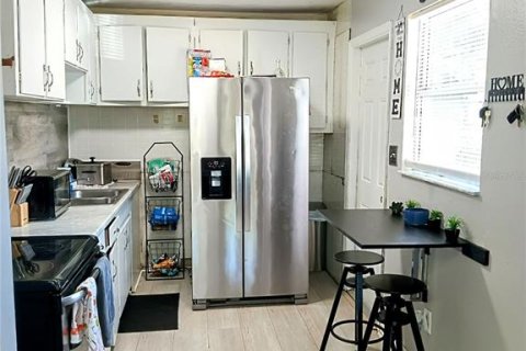 House in Seffner, Florida 2 bedrooms, 53.51 sq.m. № 1838415 - photo 5