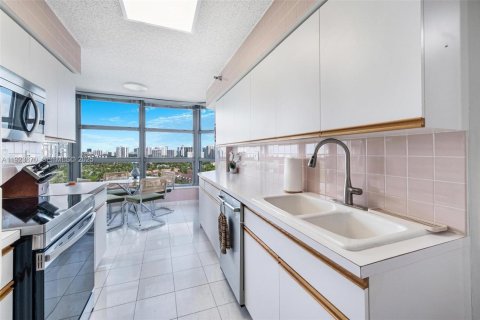 Снять в аренду кондоминиум в Авентура, Флорида 3 спальни, 126.44м2, № 2082866 - фото 21