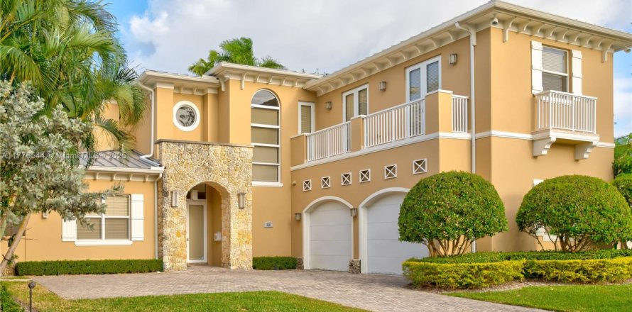 Villa ou maison à Miami, Floride 6 chambres, 483.46 m2 № 1828152